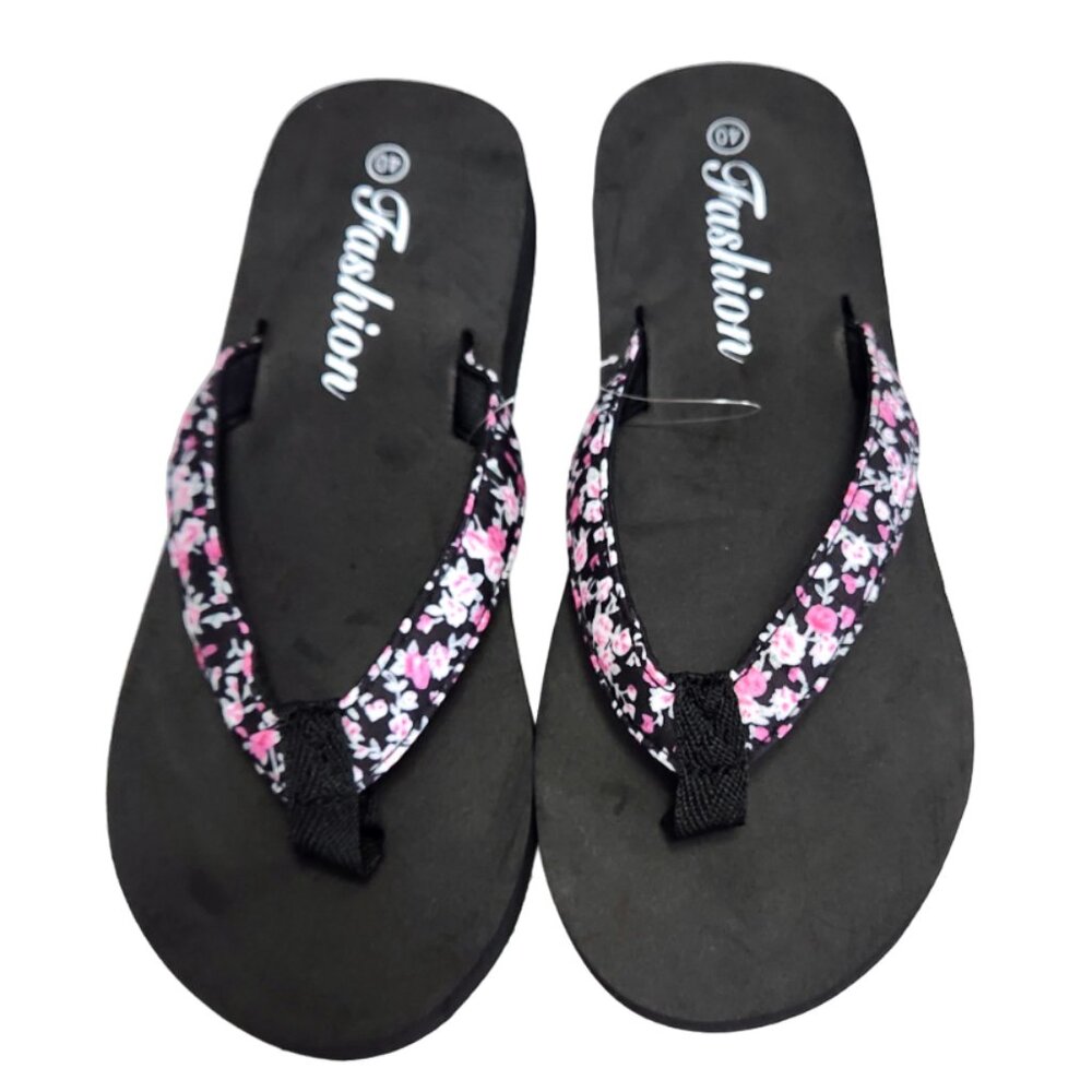 Fashion Sandal with Fabric Toe Post Black with Pink Floral 1" Heel Size 9-9.5